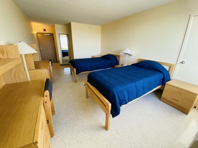 Room with 2 beds